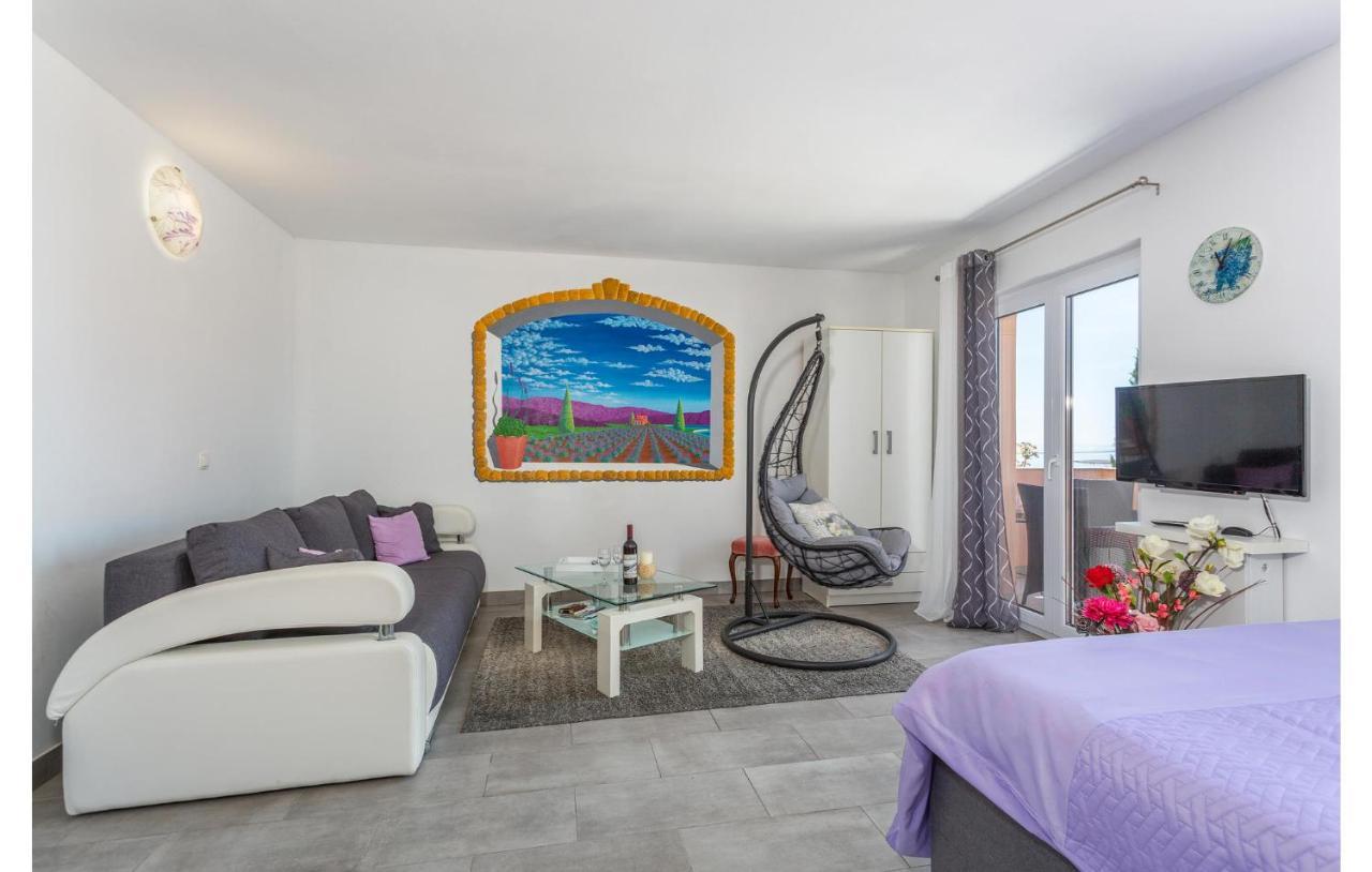 Beautiful Apartment In Stara Baska With Wifi Екстериор снимка