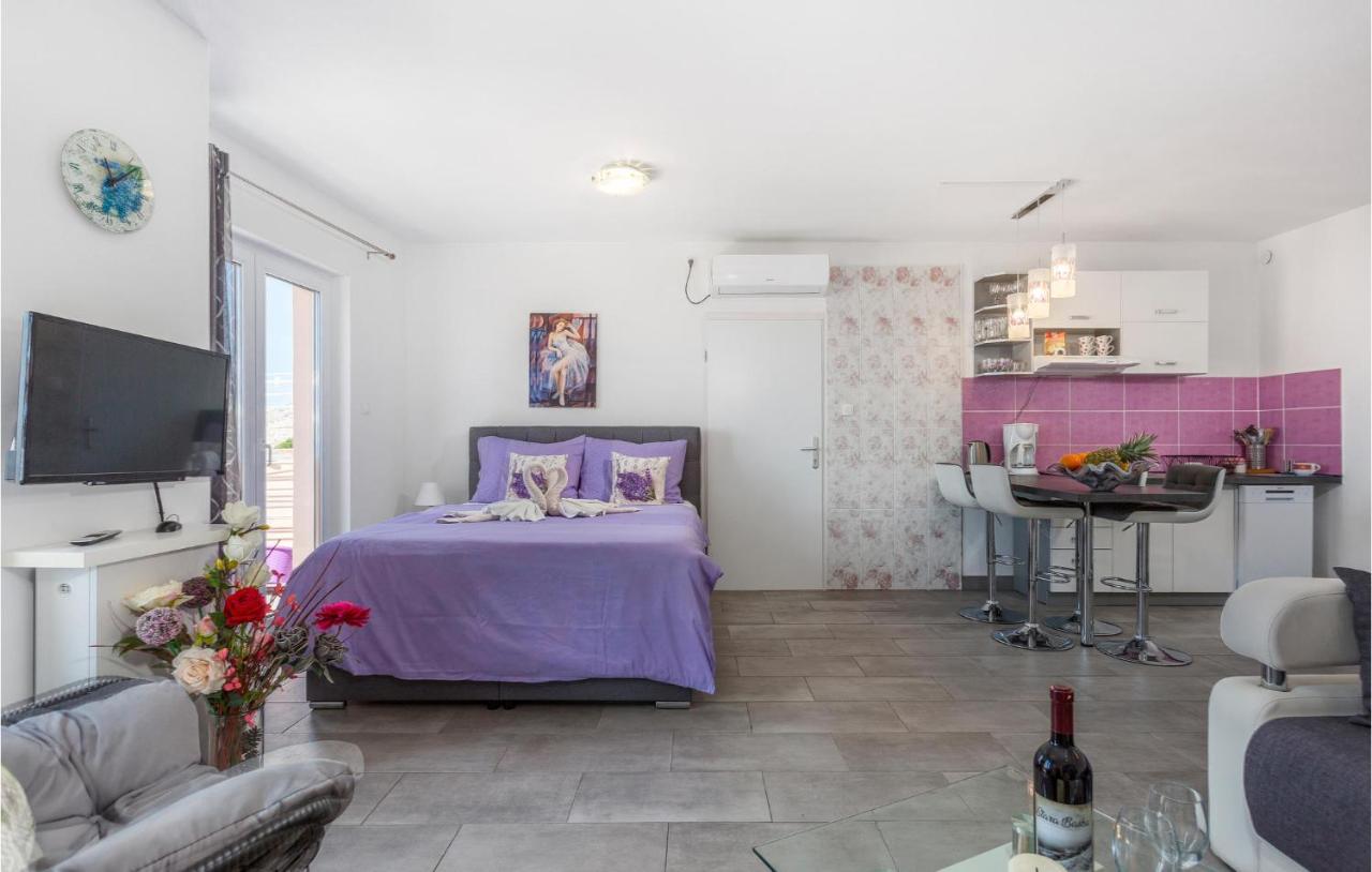Beautiful Apartment In Stara Baska With Wifi Екстериор снимка